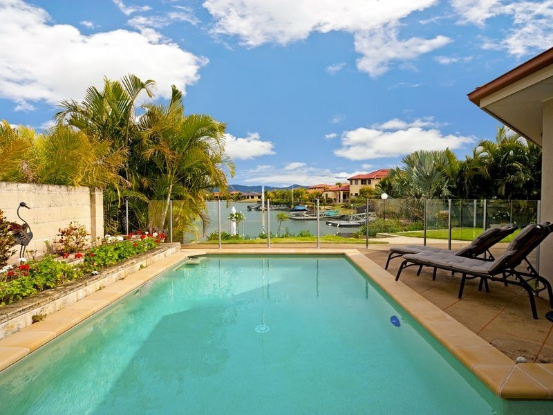 28 John Dalley Drive, Helensvale QLD 4212