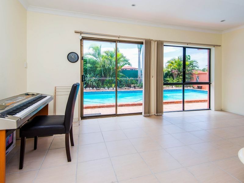 8 Eacham Avenue, Coombabah QLD 4216