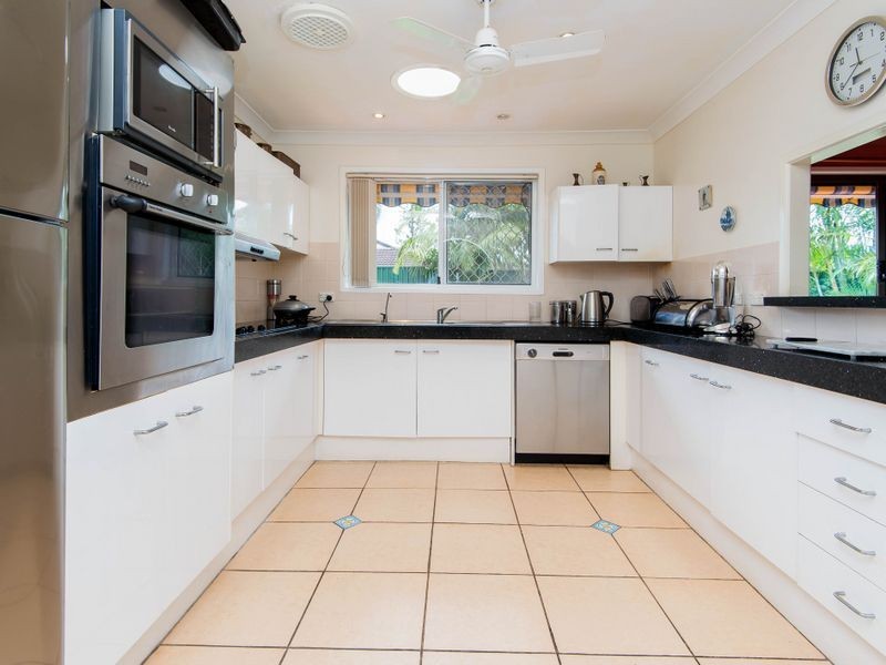 8 Eacham Avenue, Coombabah QLD 4216