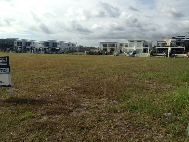 7 Middle Quay Drive, Biggera Waters QLD 4216