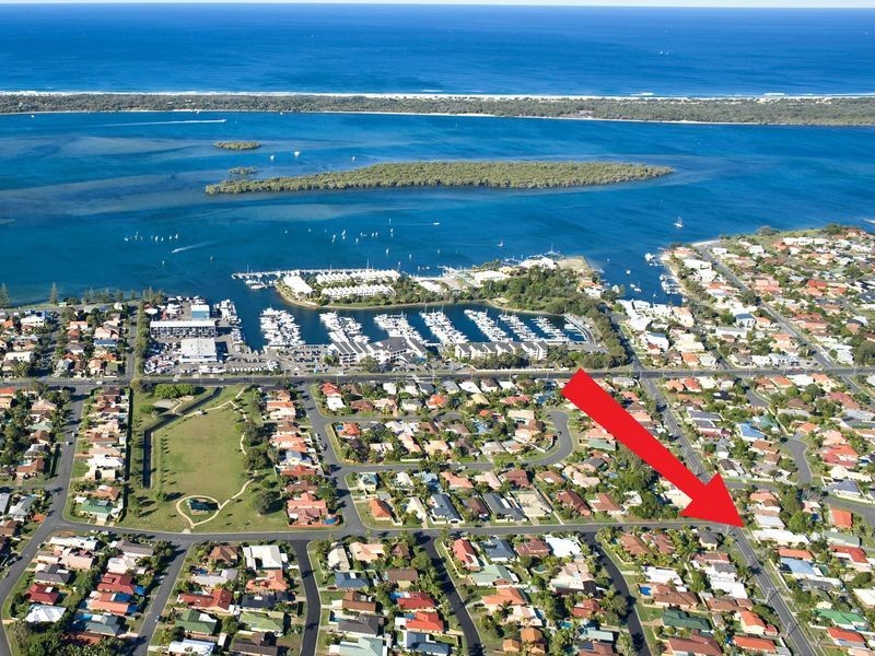 68 Poinsettia Avenue, Runaway Bay QLD 4216