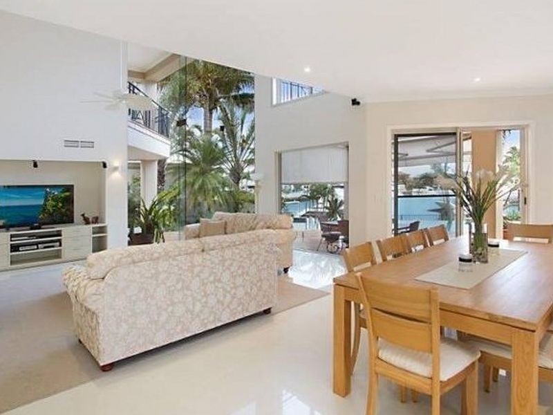 Sovereign Islands QLD 4216