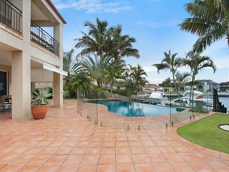 Sovereign Islands QLD 4216