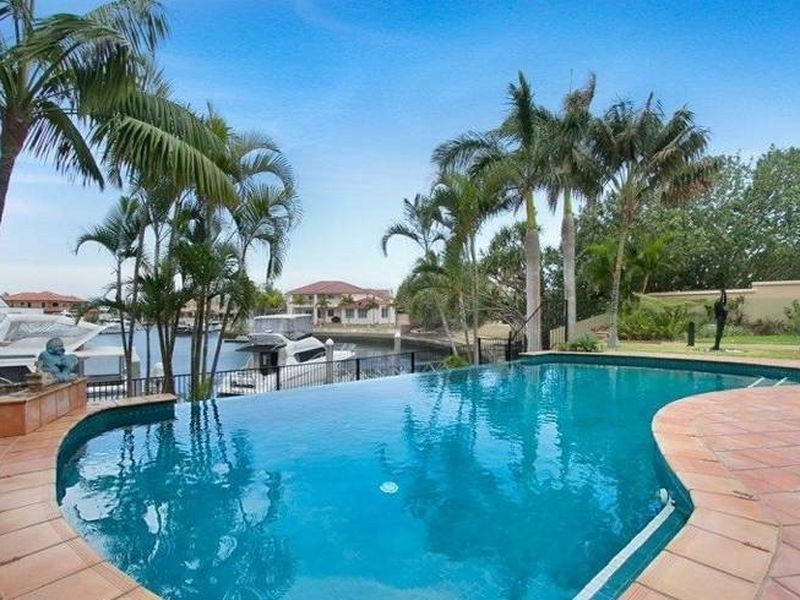 Sovereign Islands QLD 4216