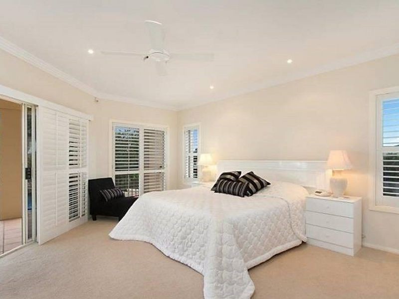 Sovereign Islands QLD 4216