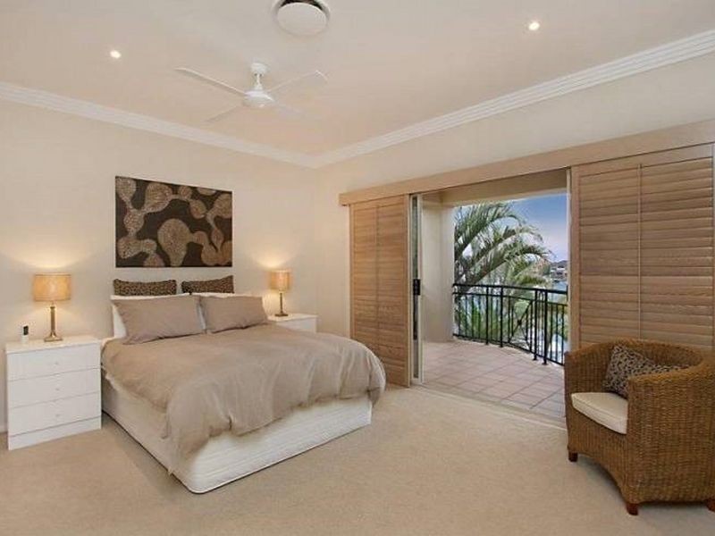 Sovereign Islands QLD 4216