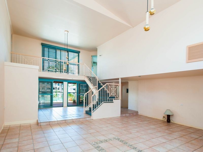 11 Drysdale Place, Paradise Point QLD 4216