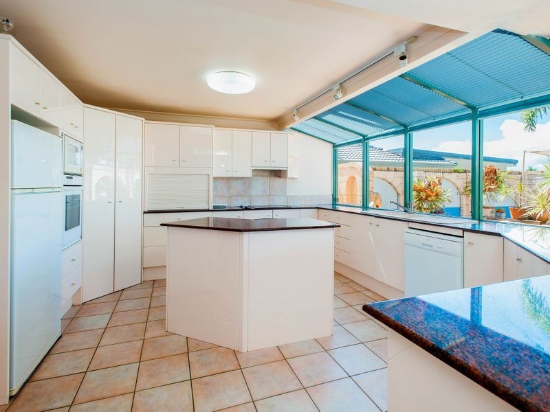 11 Drysdale Place, Paradise Point QLD 4216