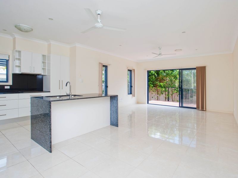23B Eider Avenue, Paradise Point QLD 4216