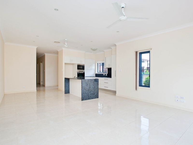 23B Eider Avenue, Paradise Point QLD 4216