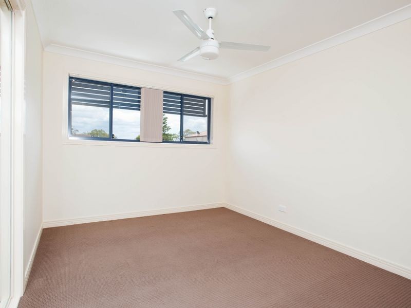 23B Eider Avenue, Paradise Point QLD 4216