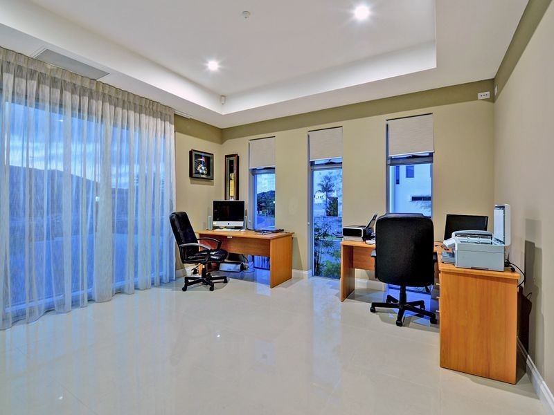 Sovereign Islands QLD 4216