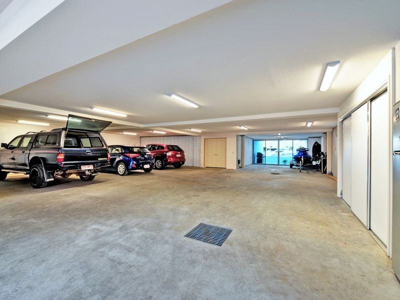 Sovereign Islands QLD 4216