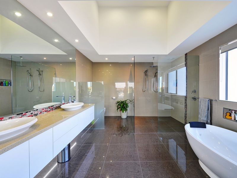 Sovereign Islands QLD 4216