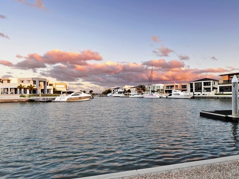 Sovereign Islands QLD 4216