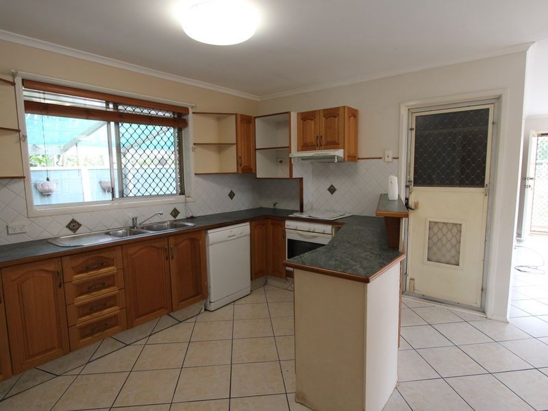 19 Turana Street, Coombabah QLD 4216