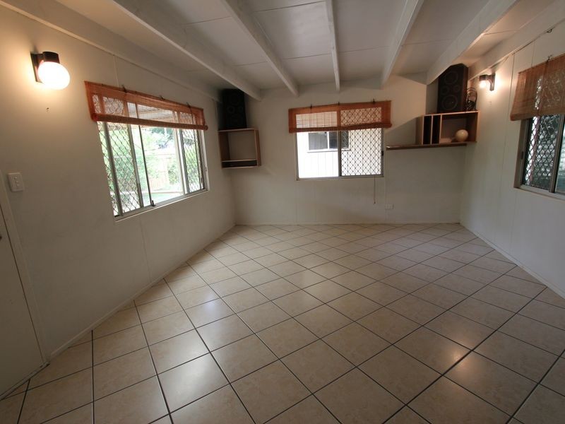 19 Turana Street, Coombabah QLD 4216