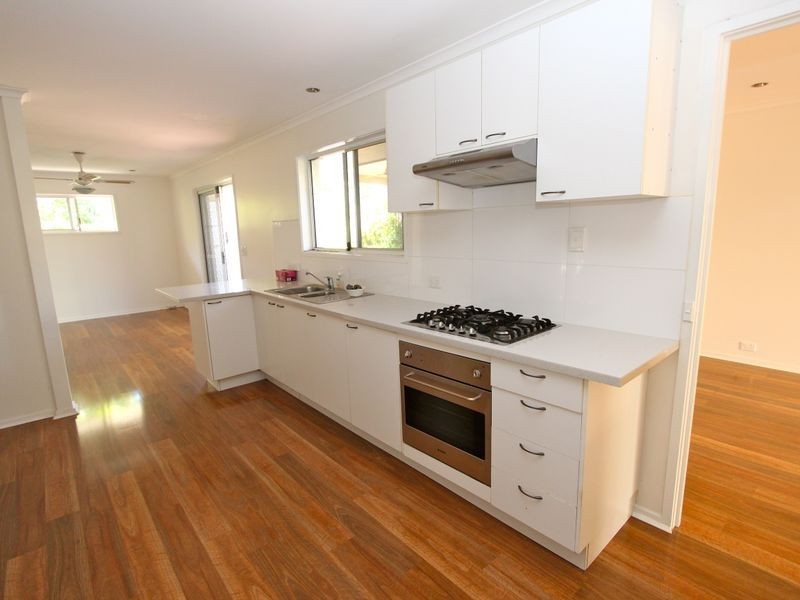 3 Abalone Avenue, Paradise Point QLD 4216