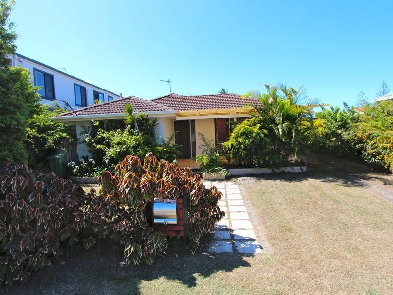 3 Abalone Avenue, Paradise Point QLD 4216
