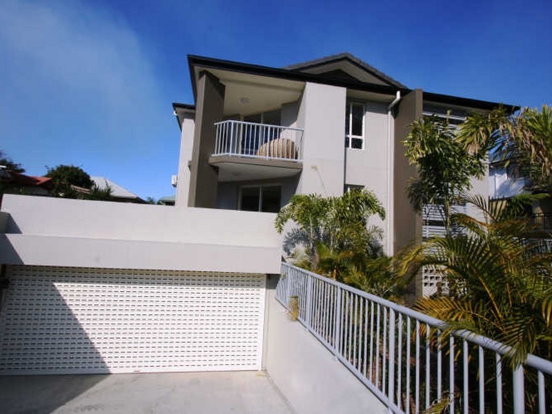 3/131 Muir Street, Labrador QLD 4215