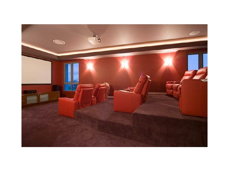 Sovereign Islands QLD 4216