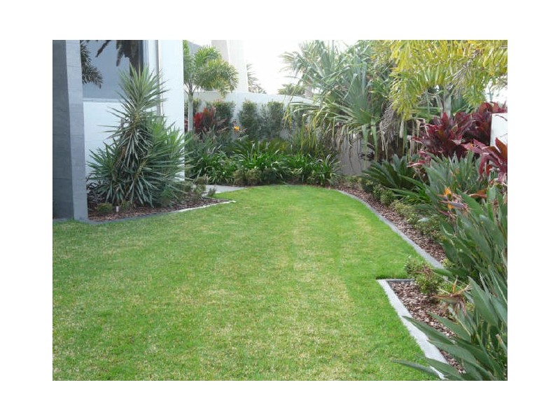 Sovereign Islands QLD 4216