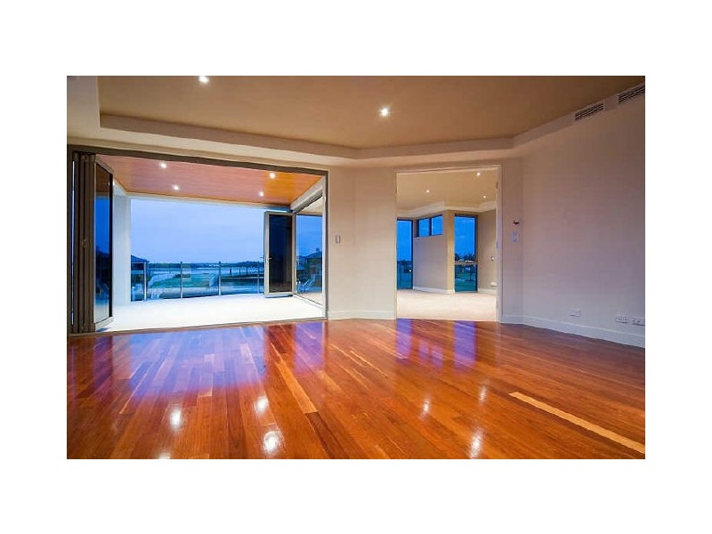 Sovereign Islands QLD 4216