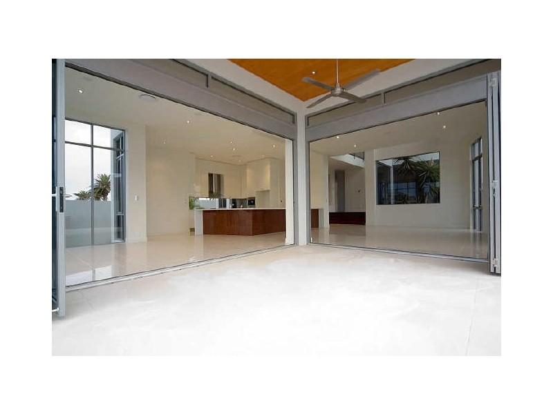 Sovereign Islands QLD 4216