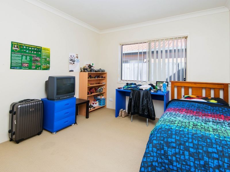 17 The Esplanade, Coombabah QLD 4216