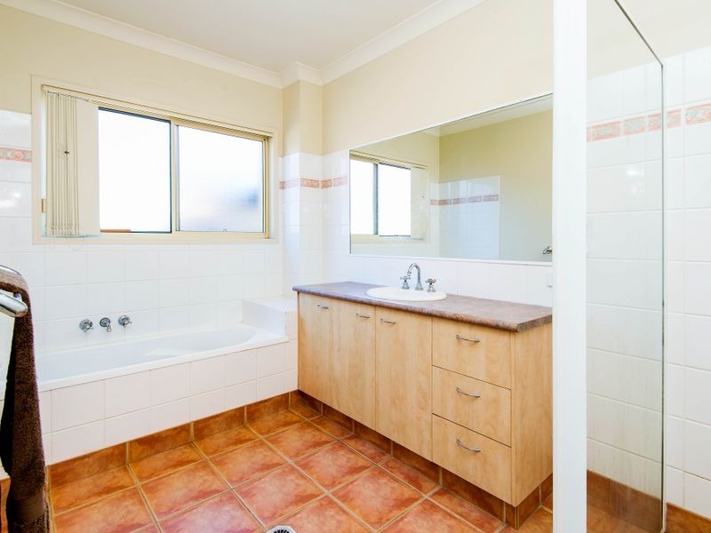 17 The Esplanade, Coombabah QLD 4216