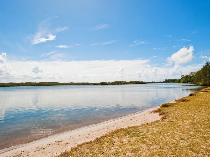 17 The Esplanade, Coombabah QLD 4216