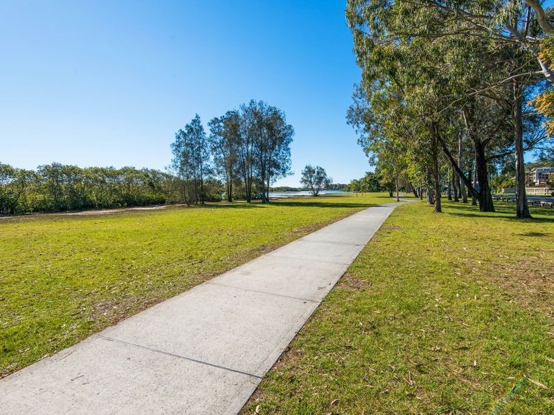 17 The Esplanade, Coombabah QLD 4216