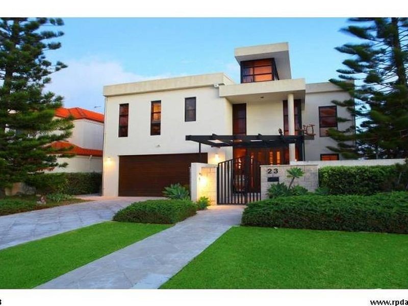 23 King Arthurs Court, Sovereign Islands QLD 4216