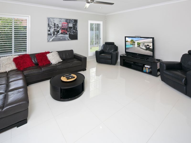 50 Rhodium Crescent, Hope Island QLD 4212