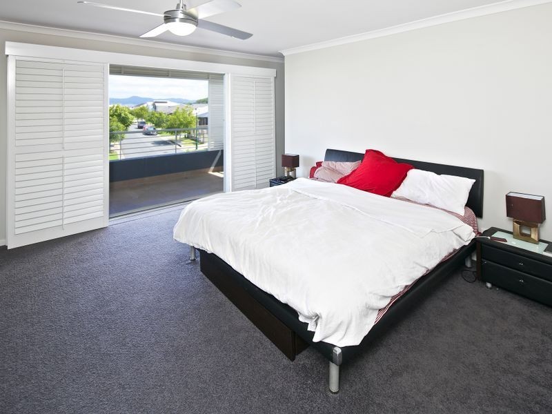 50 Rhodium Crescent, Hope Island QLD 4212
