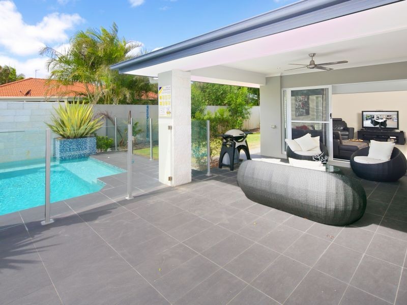 50 Rhodium Crescent, Hope Island QLD 4212