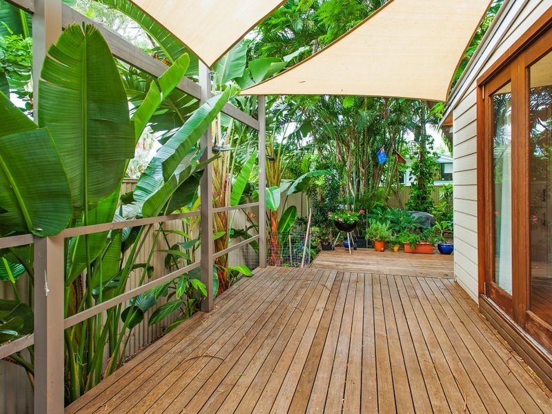 63 The Esplanade, Coombabah QLD 4216