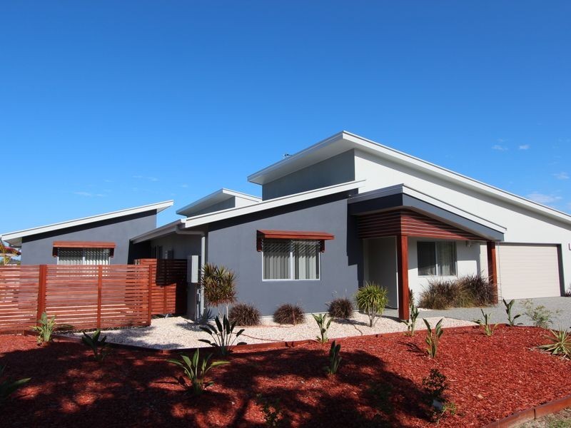 2 Pipers Point, Helensvale QLD 4212