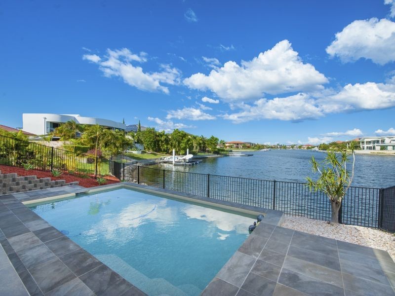 2 Pipers Point, Helensvale QLD 4212