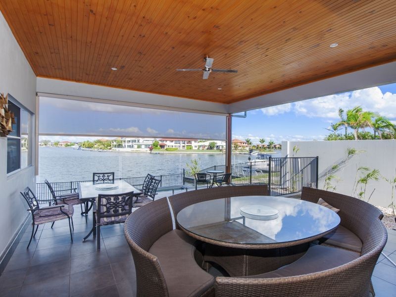 2 Pipers Point, Helensvale QLD 4212