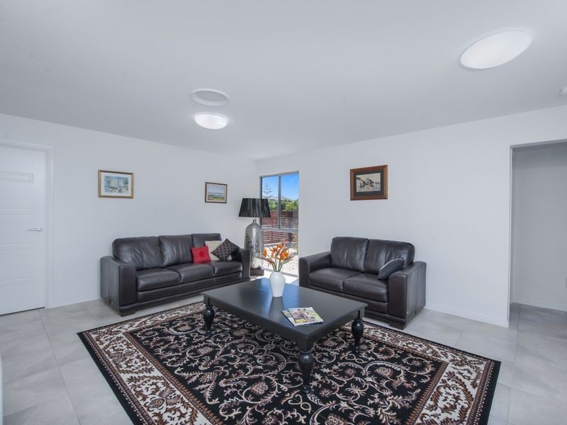 2 Pipers Point, Helensvale QLD 4212