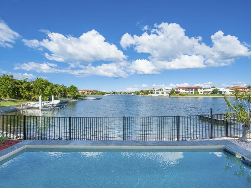 2 Pipers Point, Helensvale QLD 4212