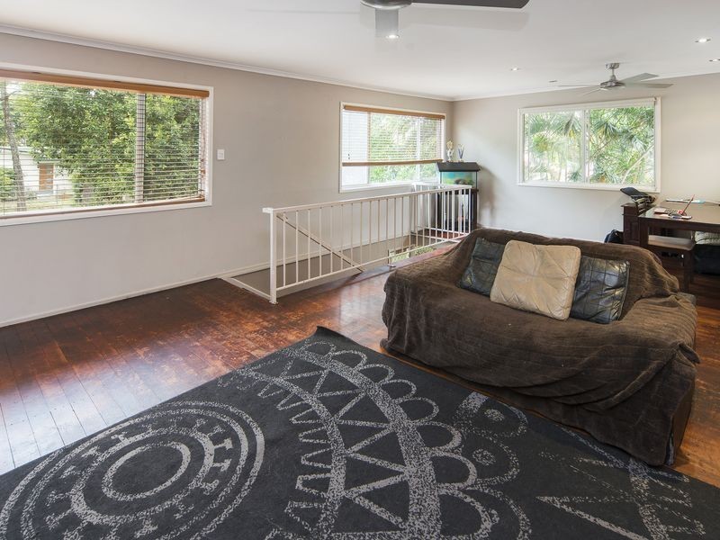 22 Bundarra Street, Coombabah QLD 4216