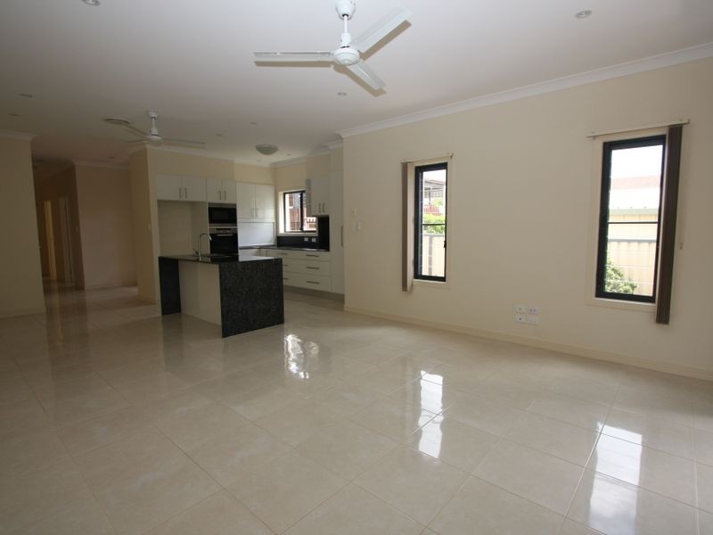 23A Eider Avenue, Paradise Point QLD 4216