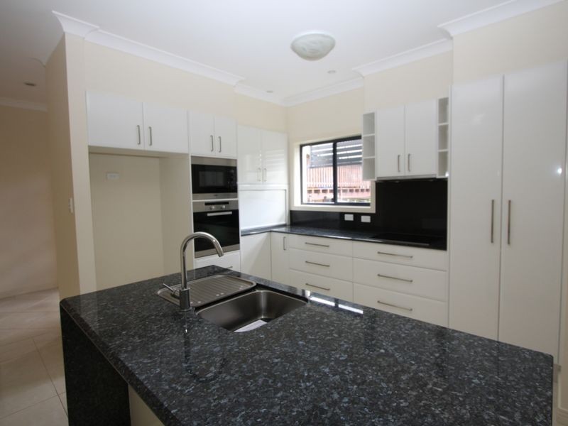 23A Eider Avenue, Paradise Point QLD 4216