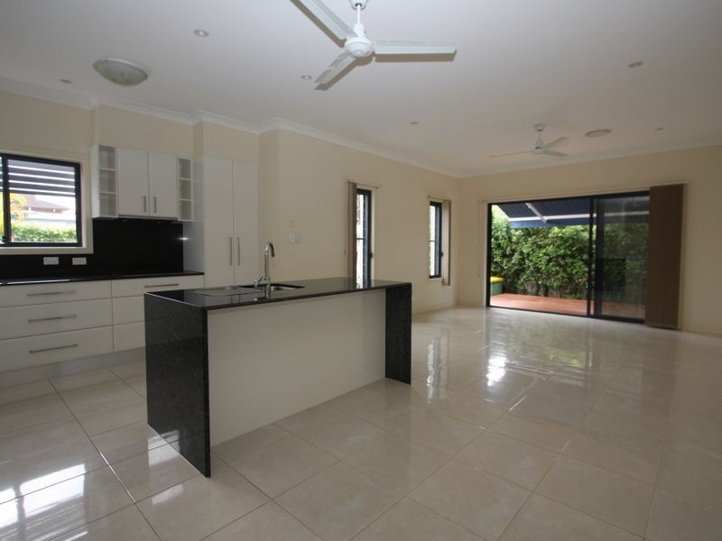 23A Eider Avenue, Paradise Point QLD 4216