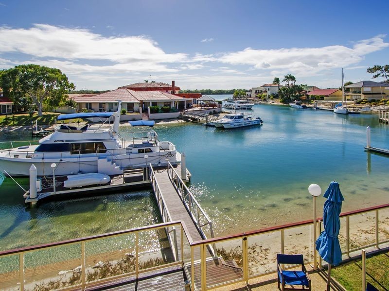 5 & 7 Dobell Avenue, Paradise Point QLD 4216