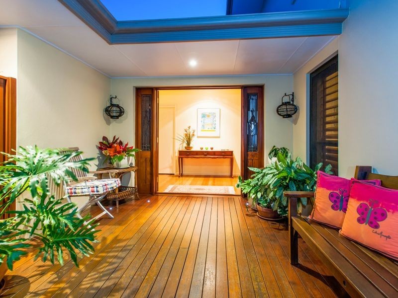 5 & 7 Dobell Avenue, Paradise Point QLD 4216