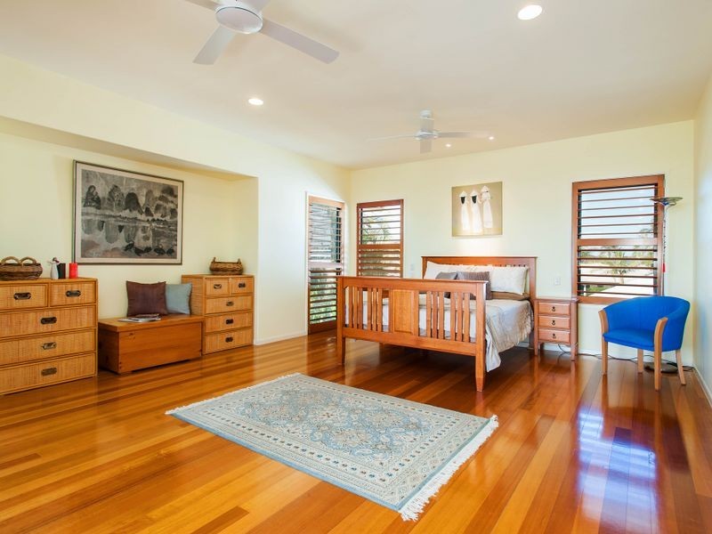 5 & 7 Dobell Avenue, Paradise Point QLD 4216