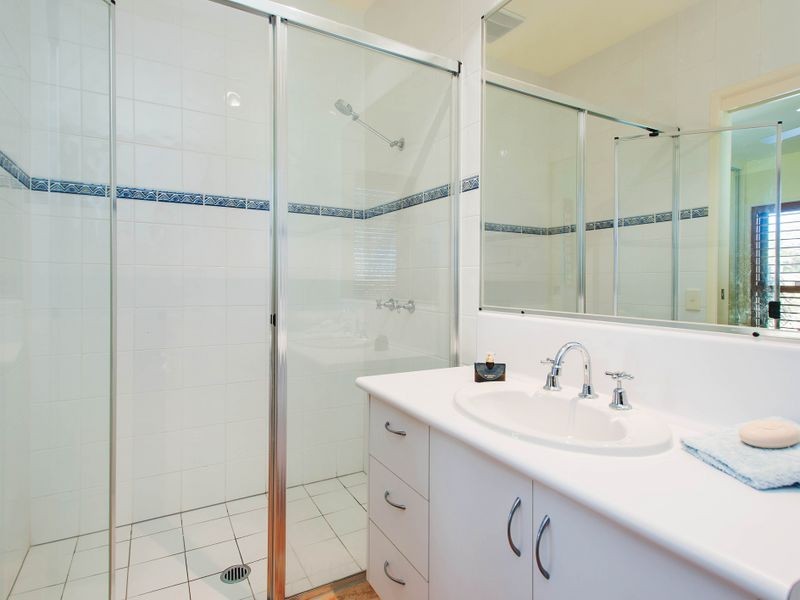 5 & 7 Dobell Avenue, Paradise Point QLD 4216